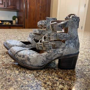 Freebird by Steven, Felicity Style, Sz 6